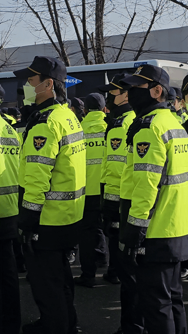 kuSFWo.gif