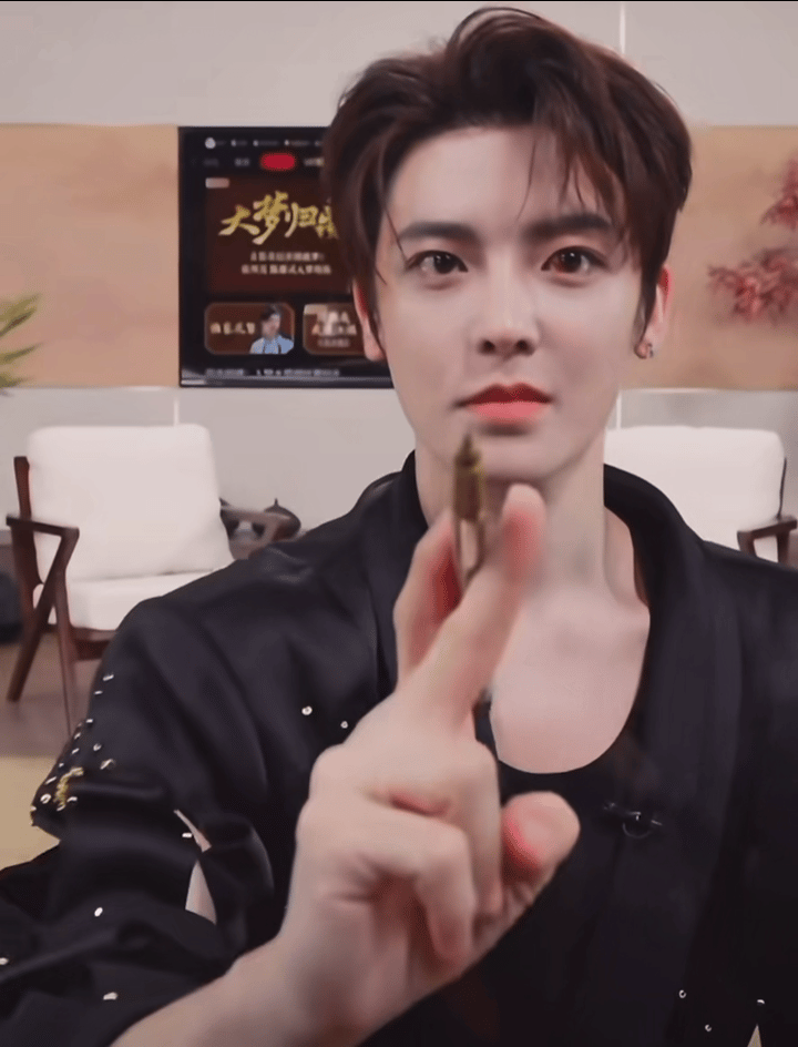 lIJJJs.gif