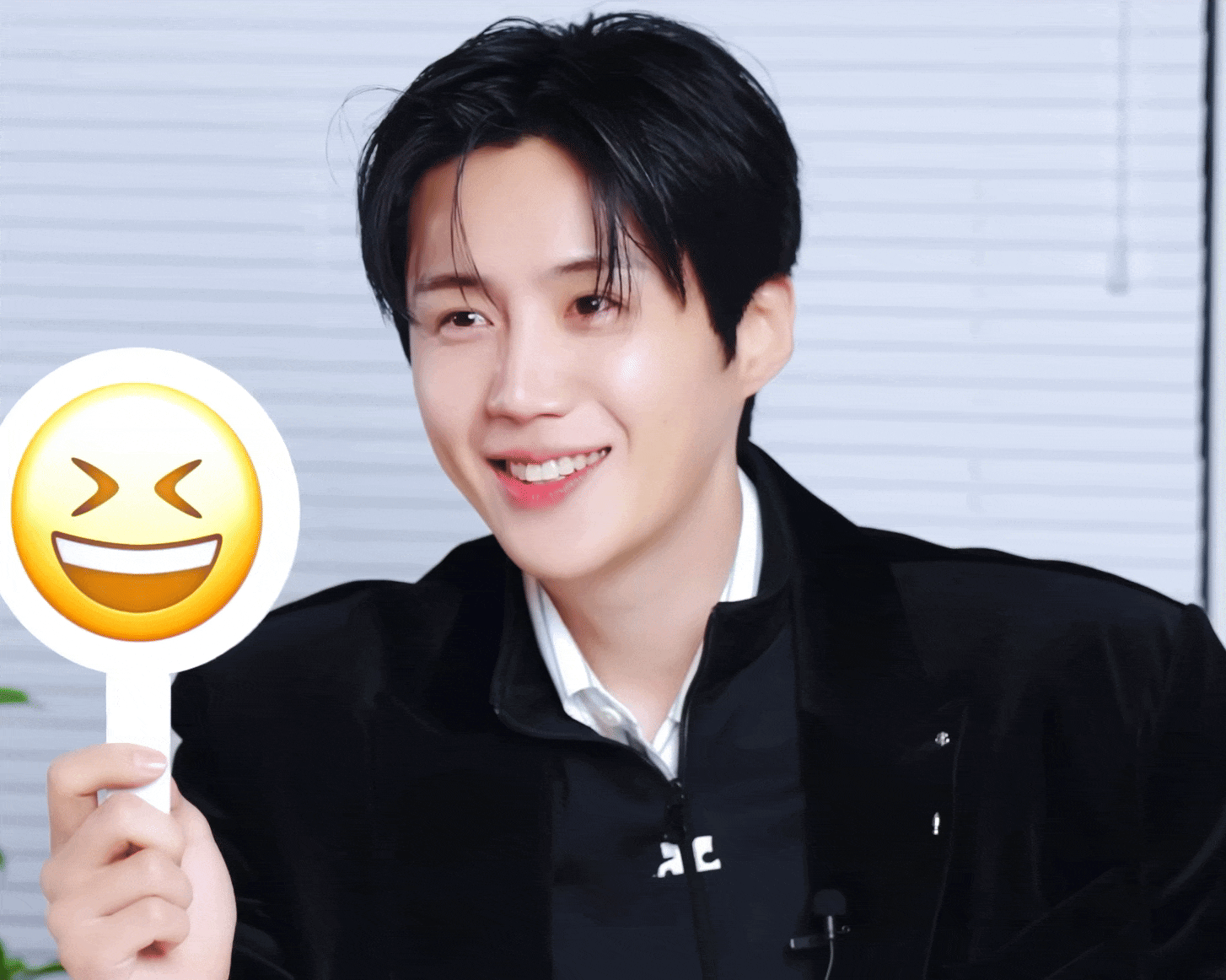 lQJmqO.gif
