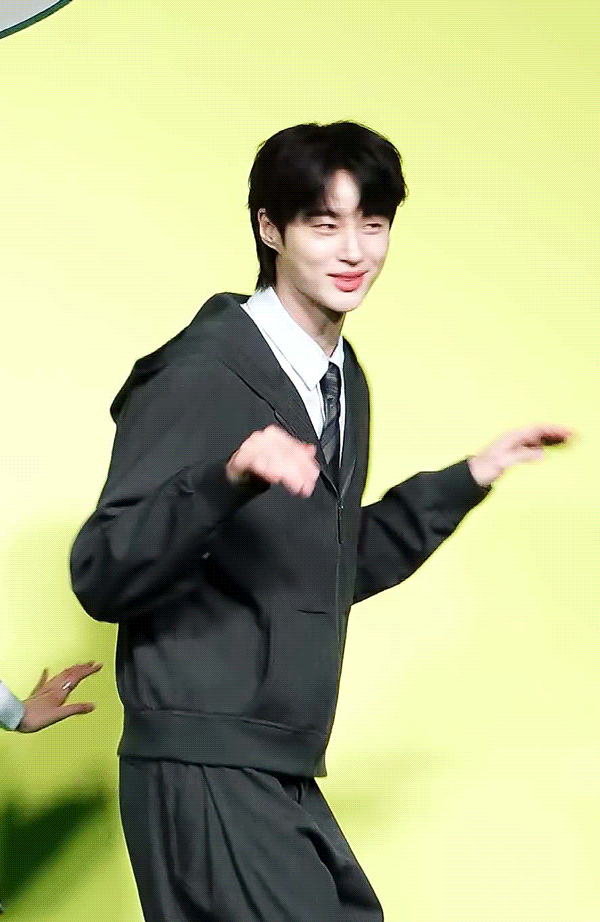lgmnUy.gif