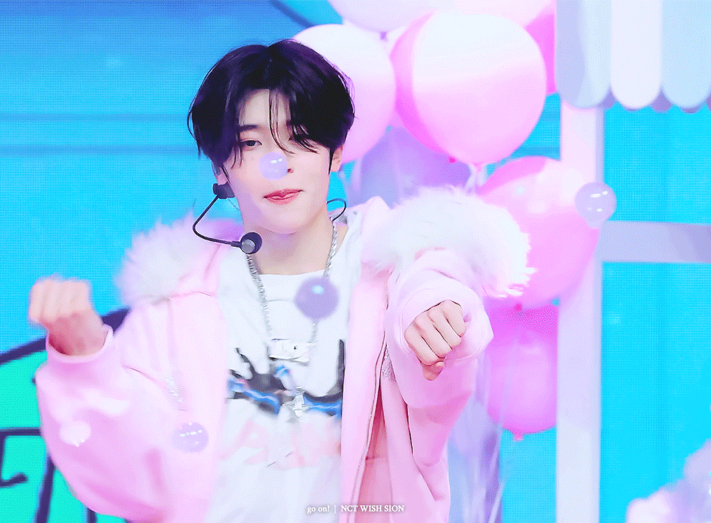 lsaUUY.gif