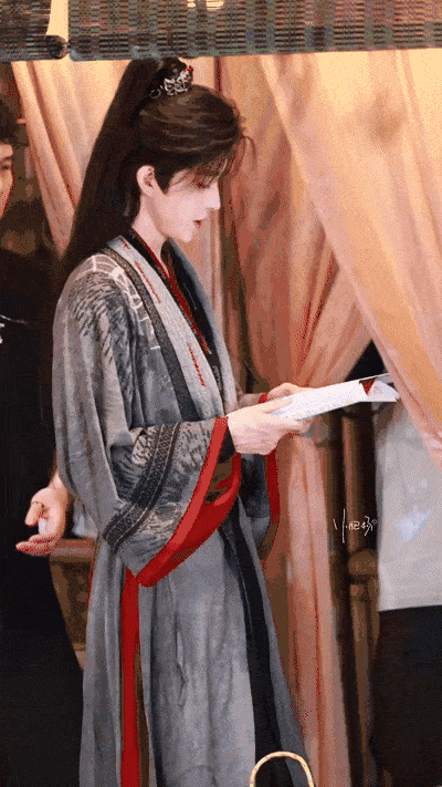 mOIXXG.gif