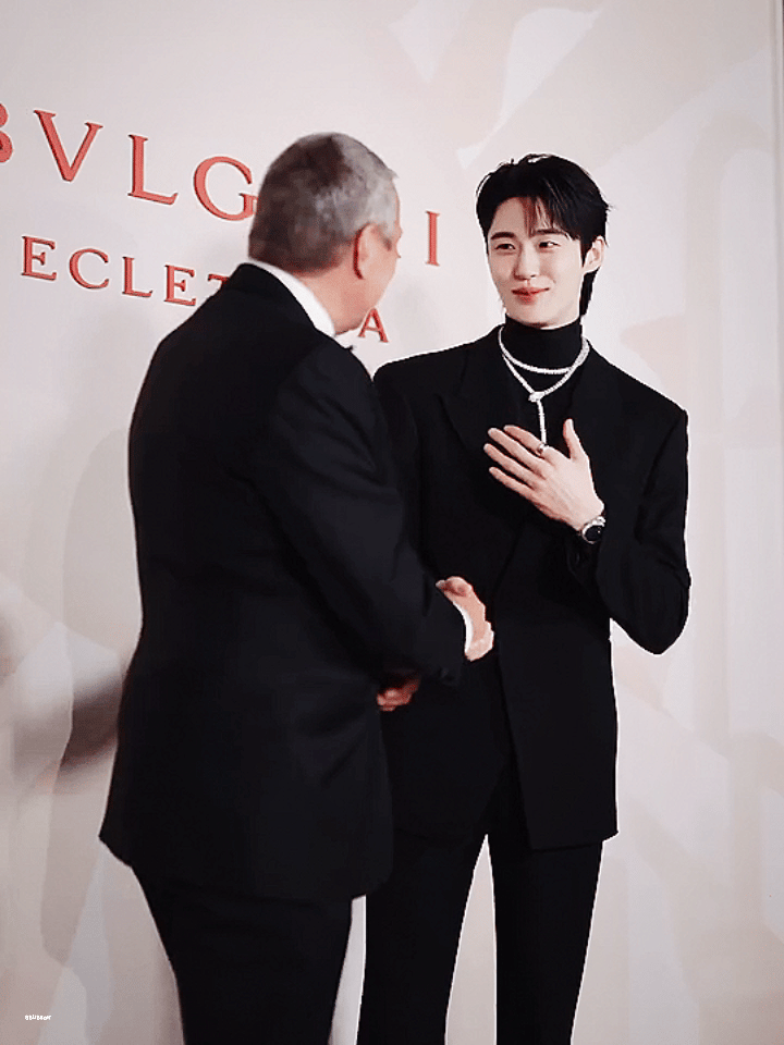 nCuXKQ.gif