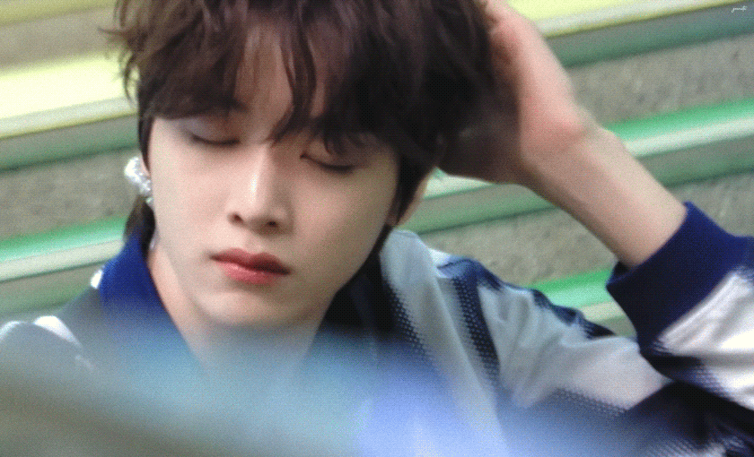 nHzEWX.gif