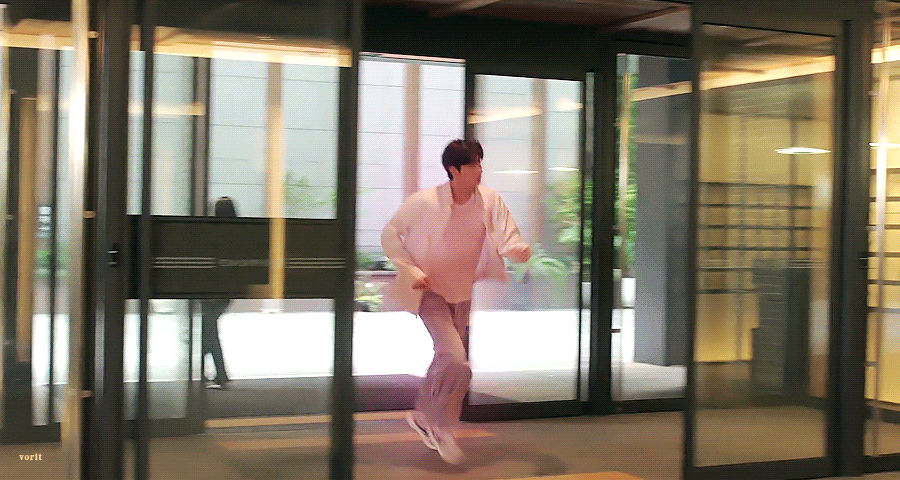 nQcnDC.gif