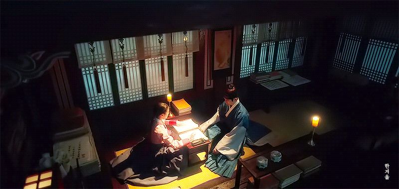 nuVYxq.gif