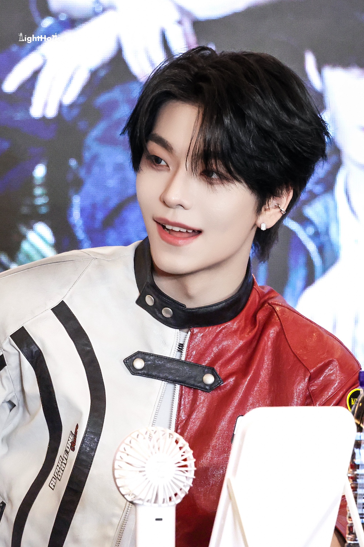 oHWGCq