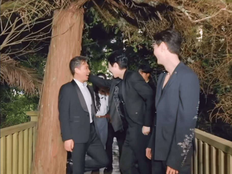 omqpLm.gif