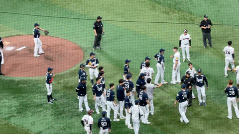 oyzMsD.gif