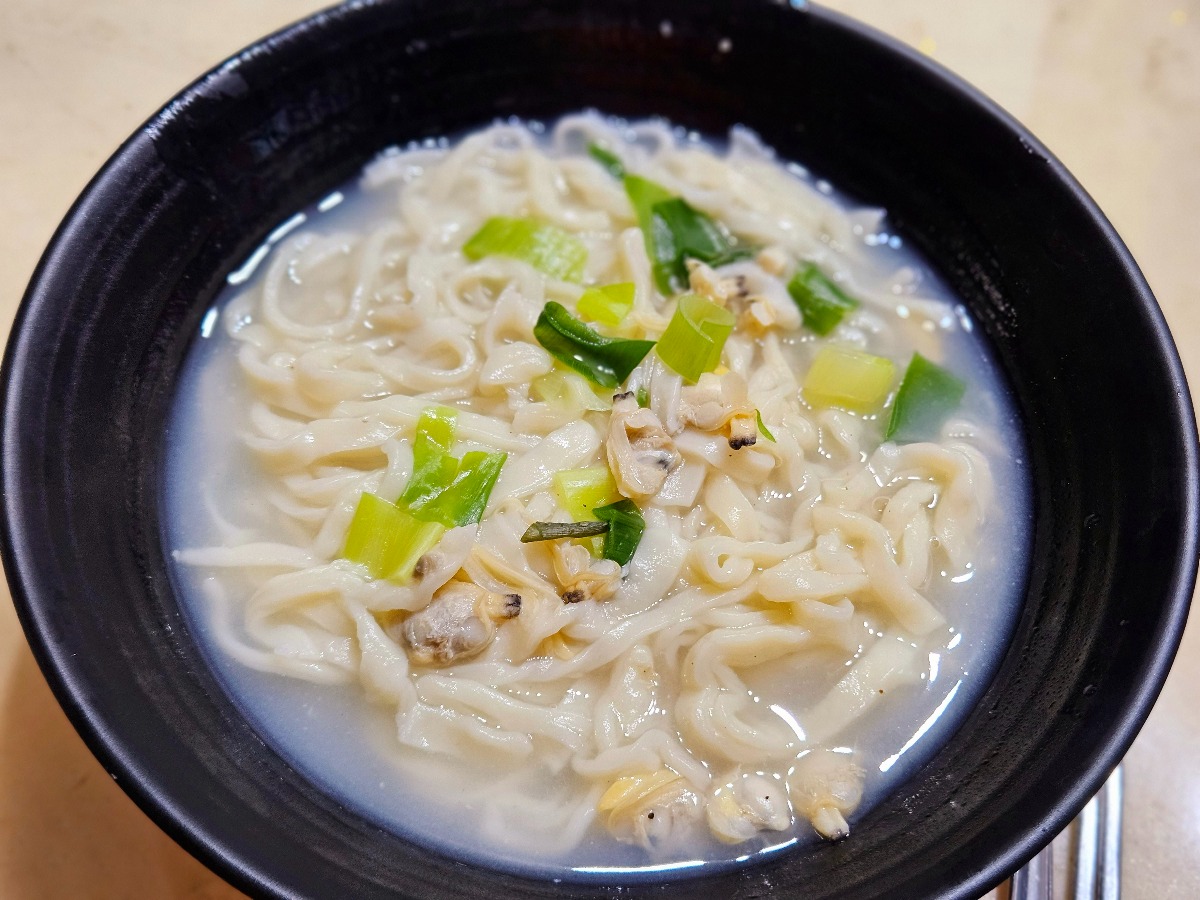 더쿠 - 바지락 칼국수