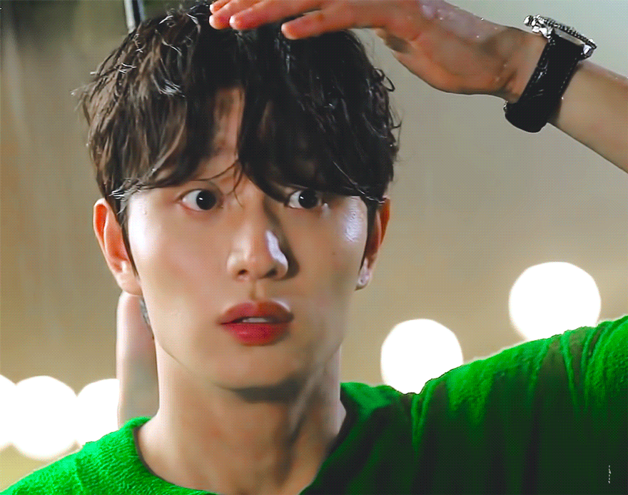 pNWJxe.gif