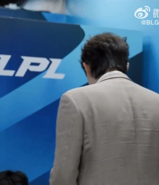 qFmRON.gif