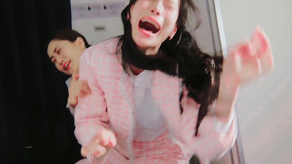 qHJVYe.gif