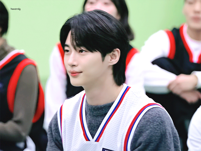qJXQsn.gif