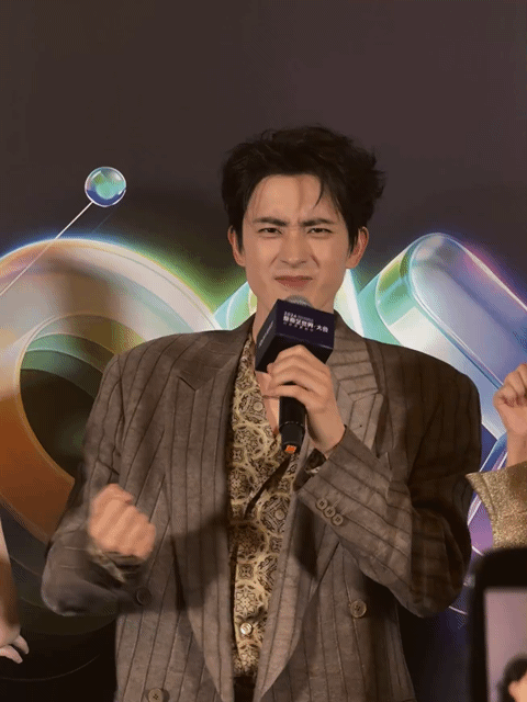 qKFmXZ.gif