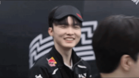 qPCzEh.gif