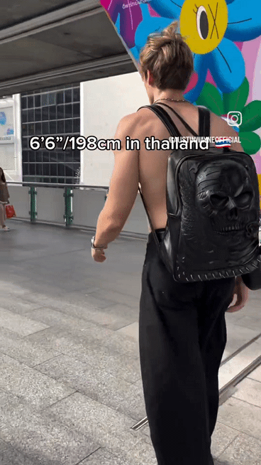 qQbIkF.gif