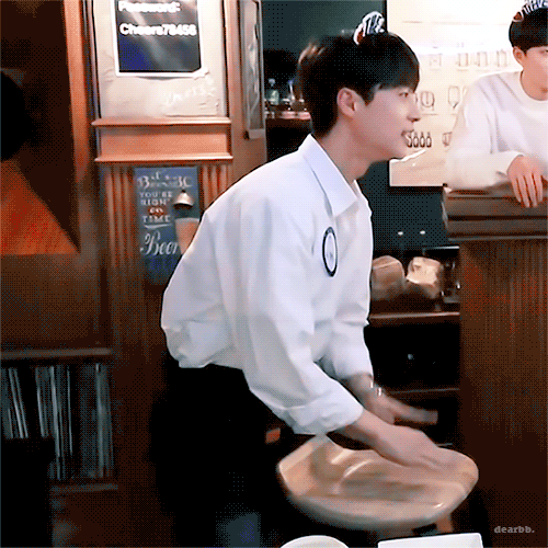 qZYUcU.gif