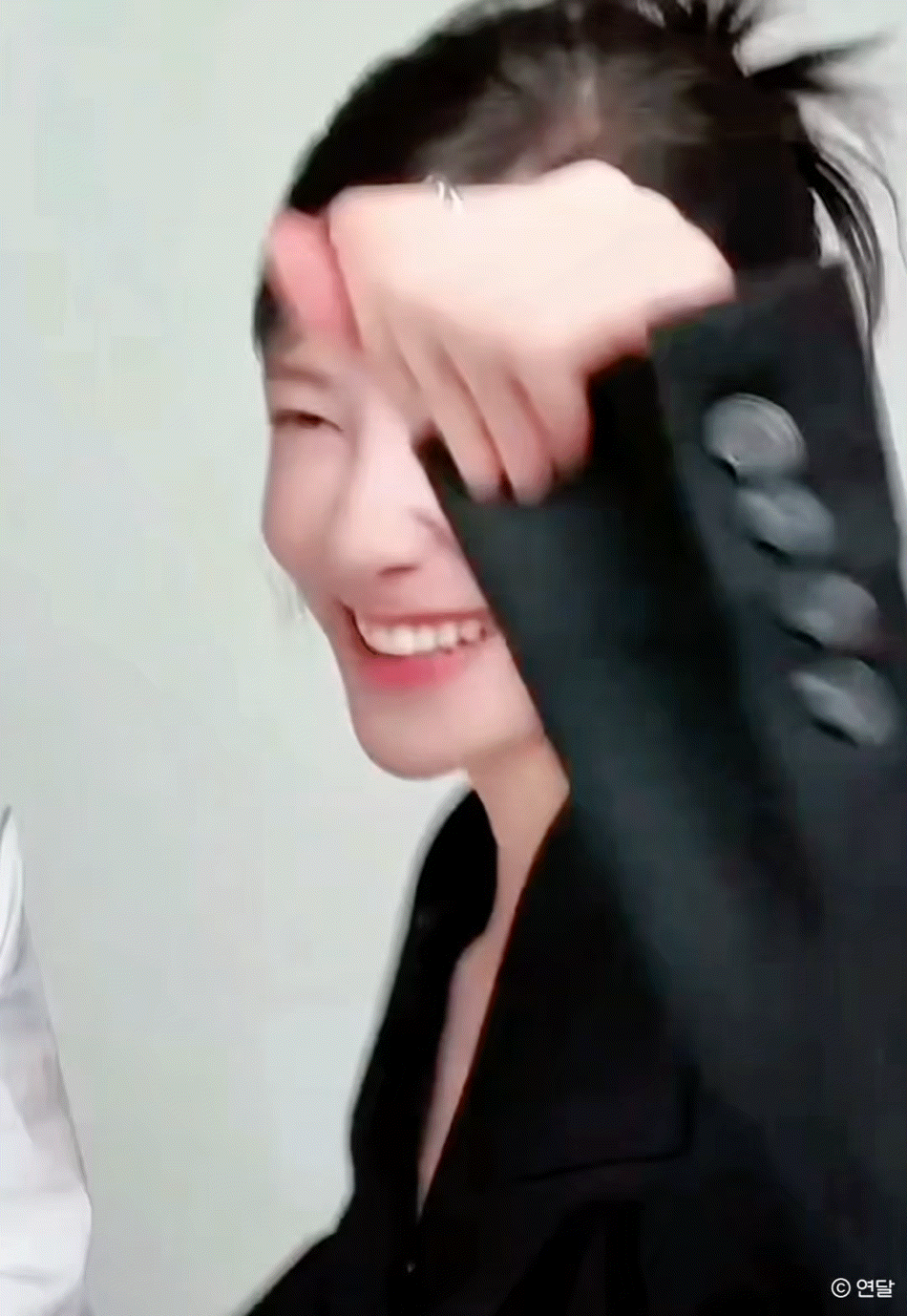 qgSjYp.gif