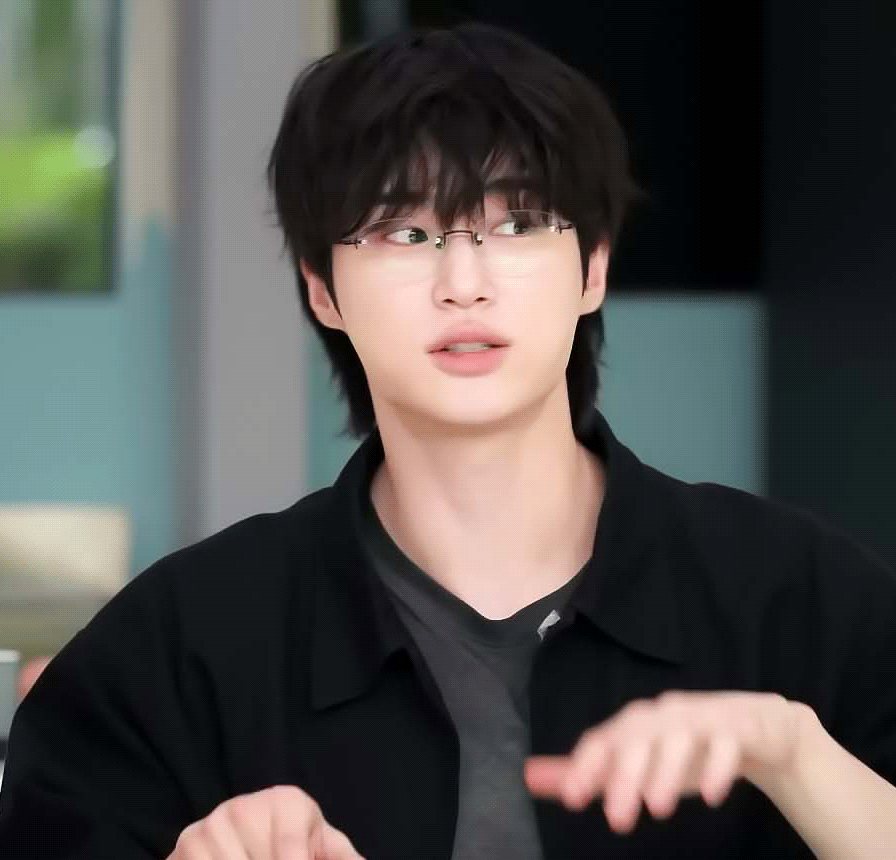 rEwyOj.gif