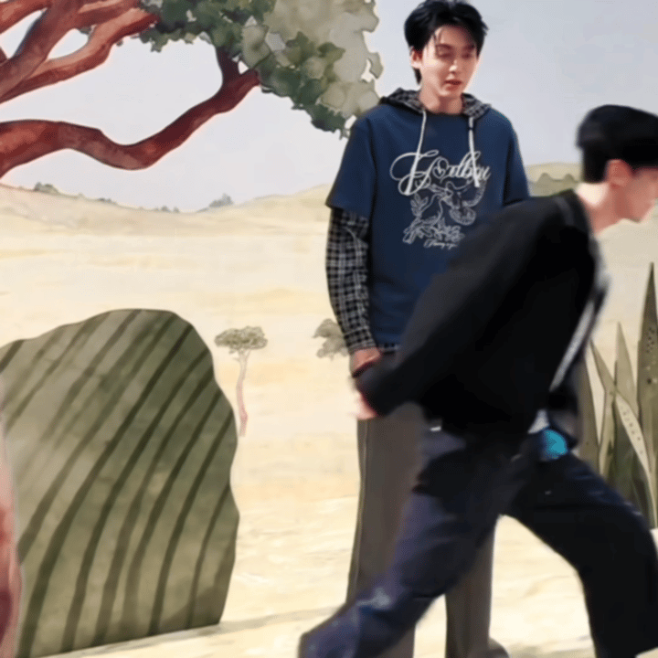 uJkyYu.gif