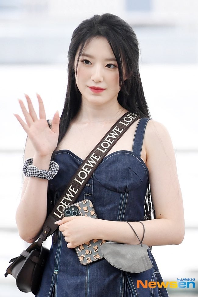 더쿠 - (여자)아이들 슈화 레전드 공항 사진 골라 보기 jpg.