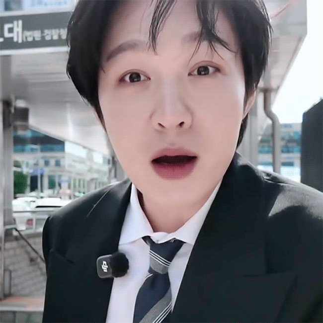 ujoUnc.gif