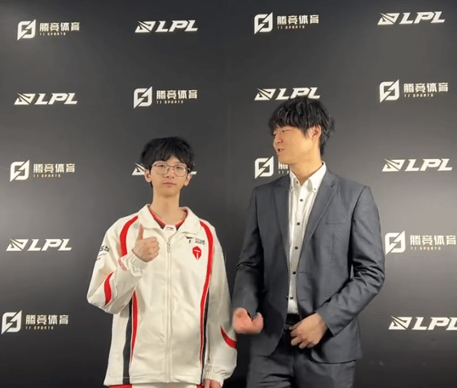 ulFFgR.gif
