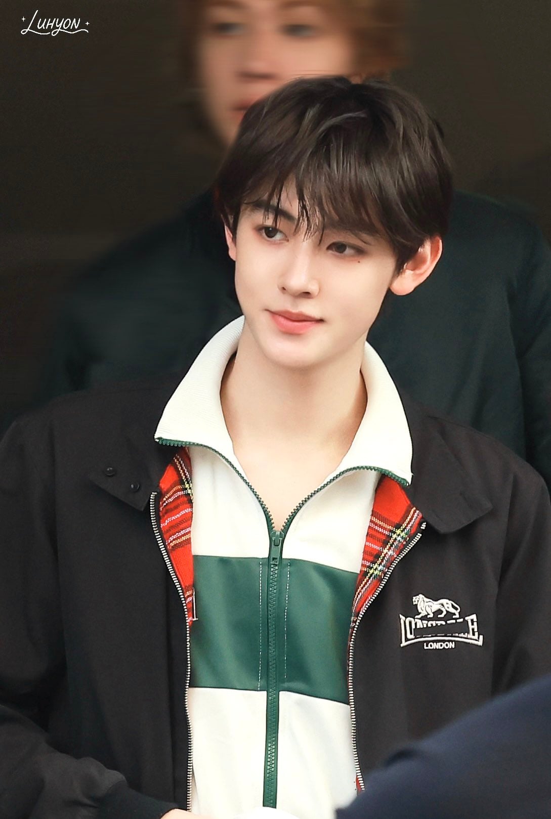 uwIWMn