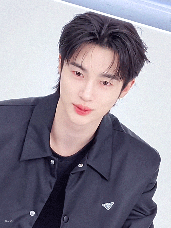 vJxvrH.gif