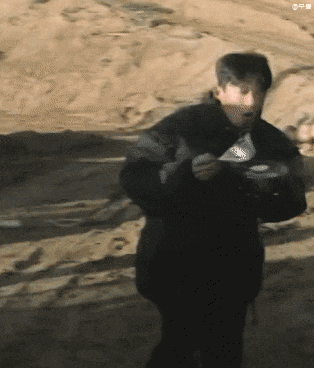 vVffYQ.gif