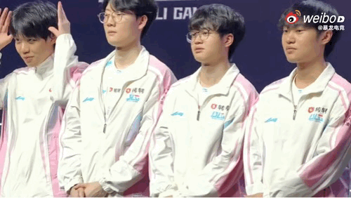 vWUBIq.gif