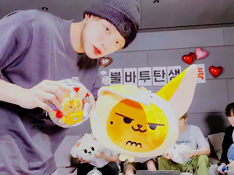 wKwFwO.gif