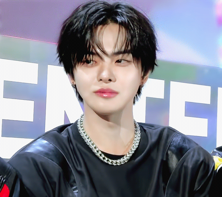xNmhEe.gif