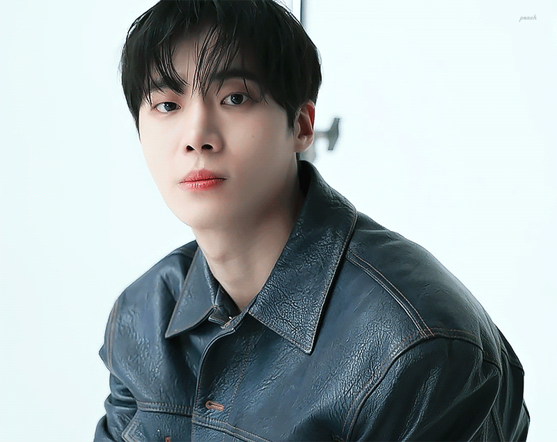 yJxWhE.gif