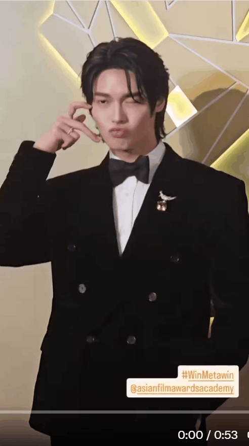 yRWVEi.gif