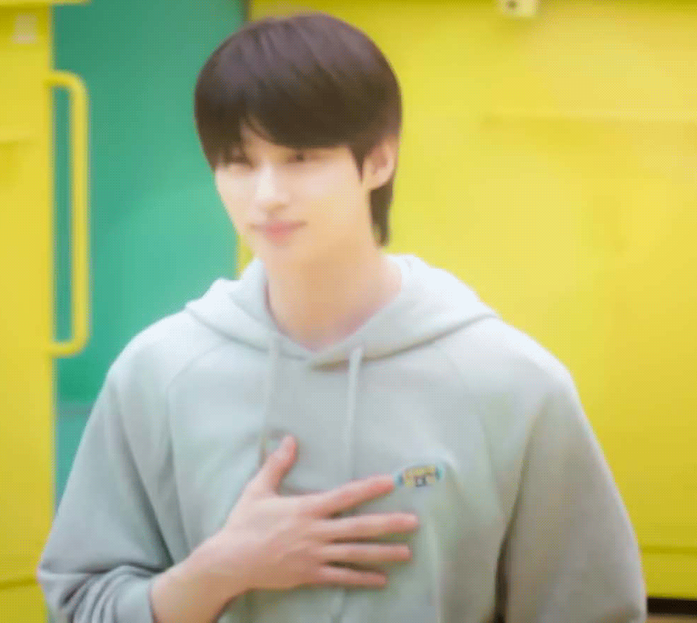ybKDcv.gif