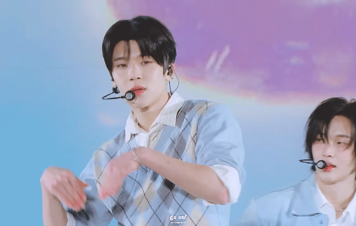 ymyqLa.gif