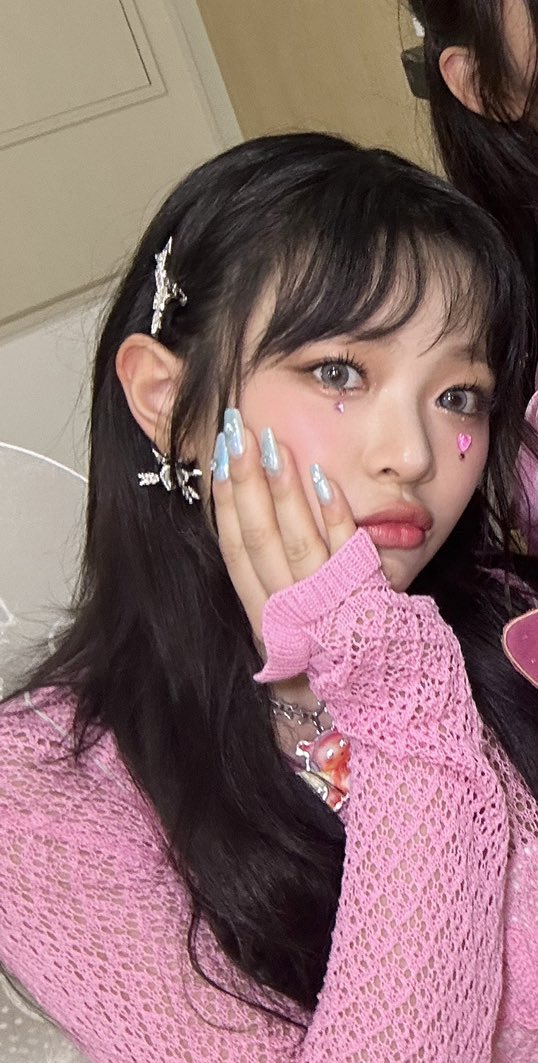 더쿠 - 뉴진스 하니 렌즈 궁금하다