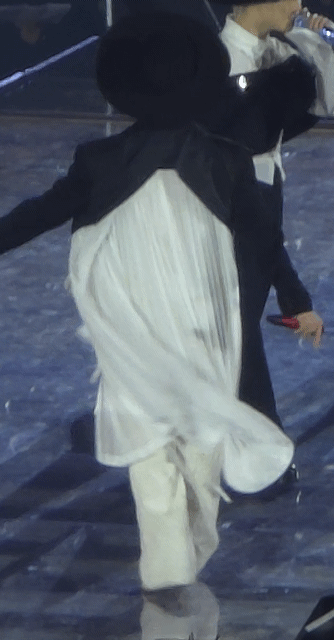 zLVHDn.gif