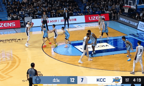 zXECUl.gif
