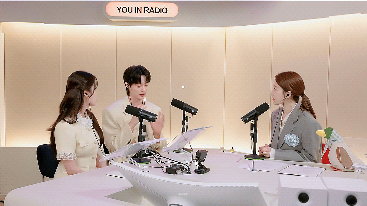 zXXJAQ.gif
