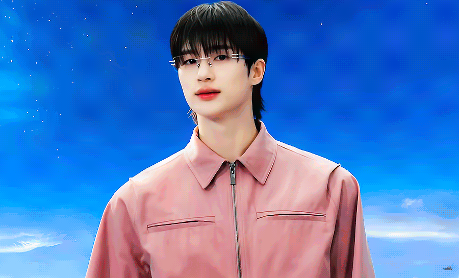 zrmWSa.gif